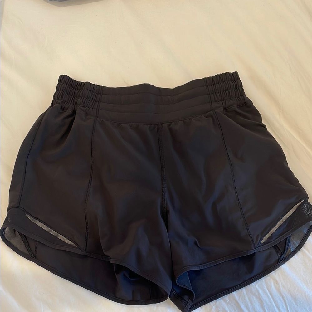 Lululemon Hotty Hot shorts 4” Black